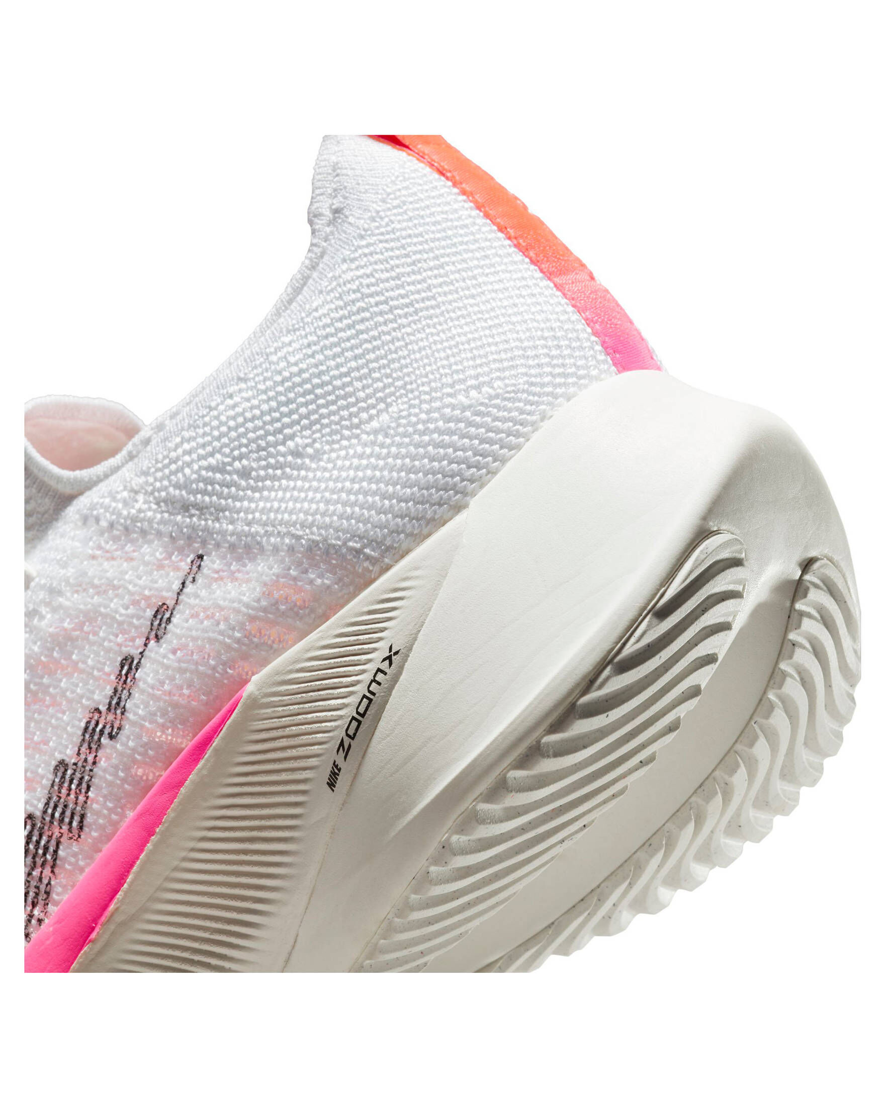 tempo next flyknit