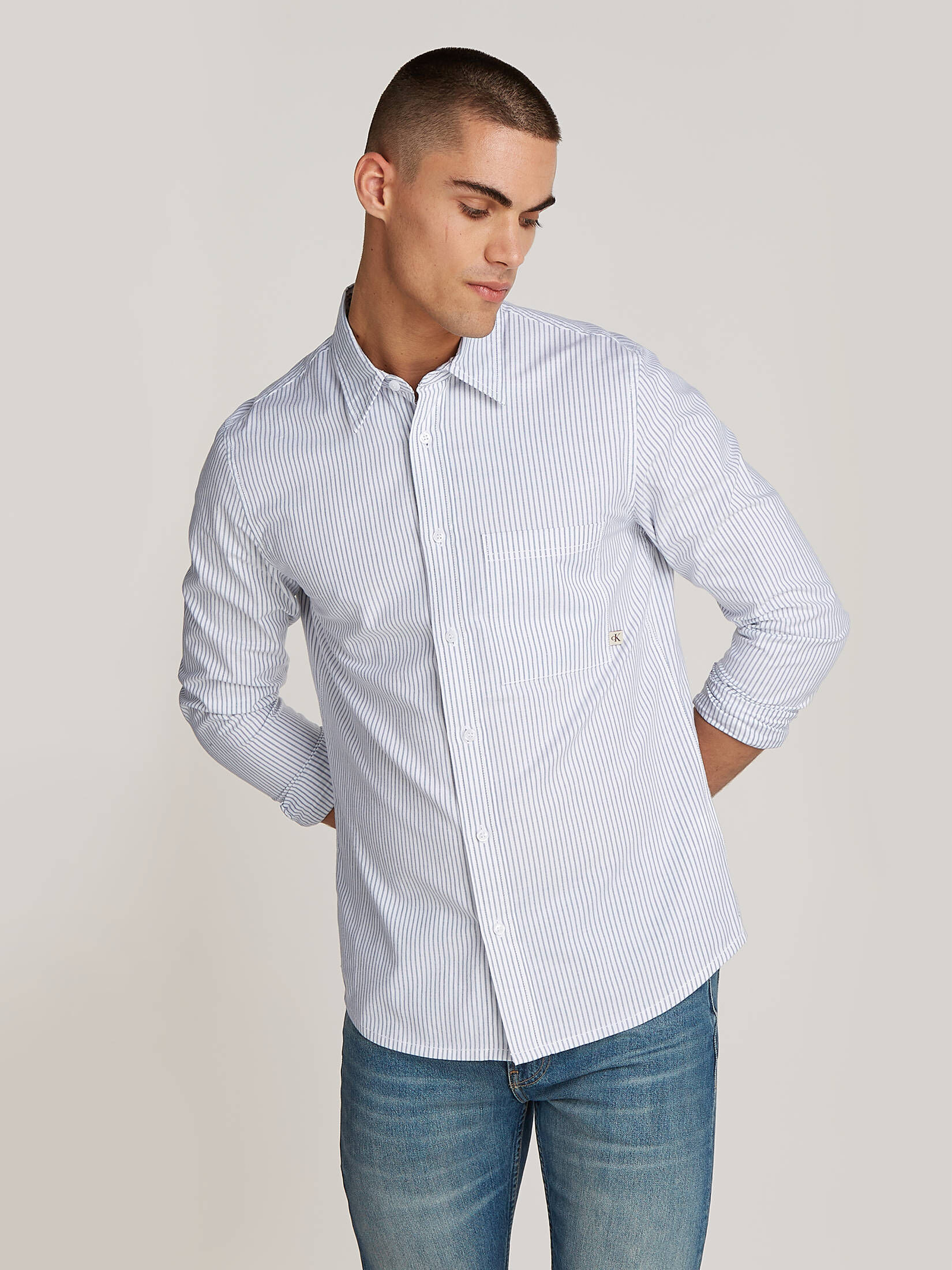 Stilvolle Calvin Klein Hemd Ebenbild