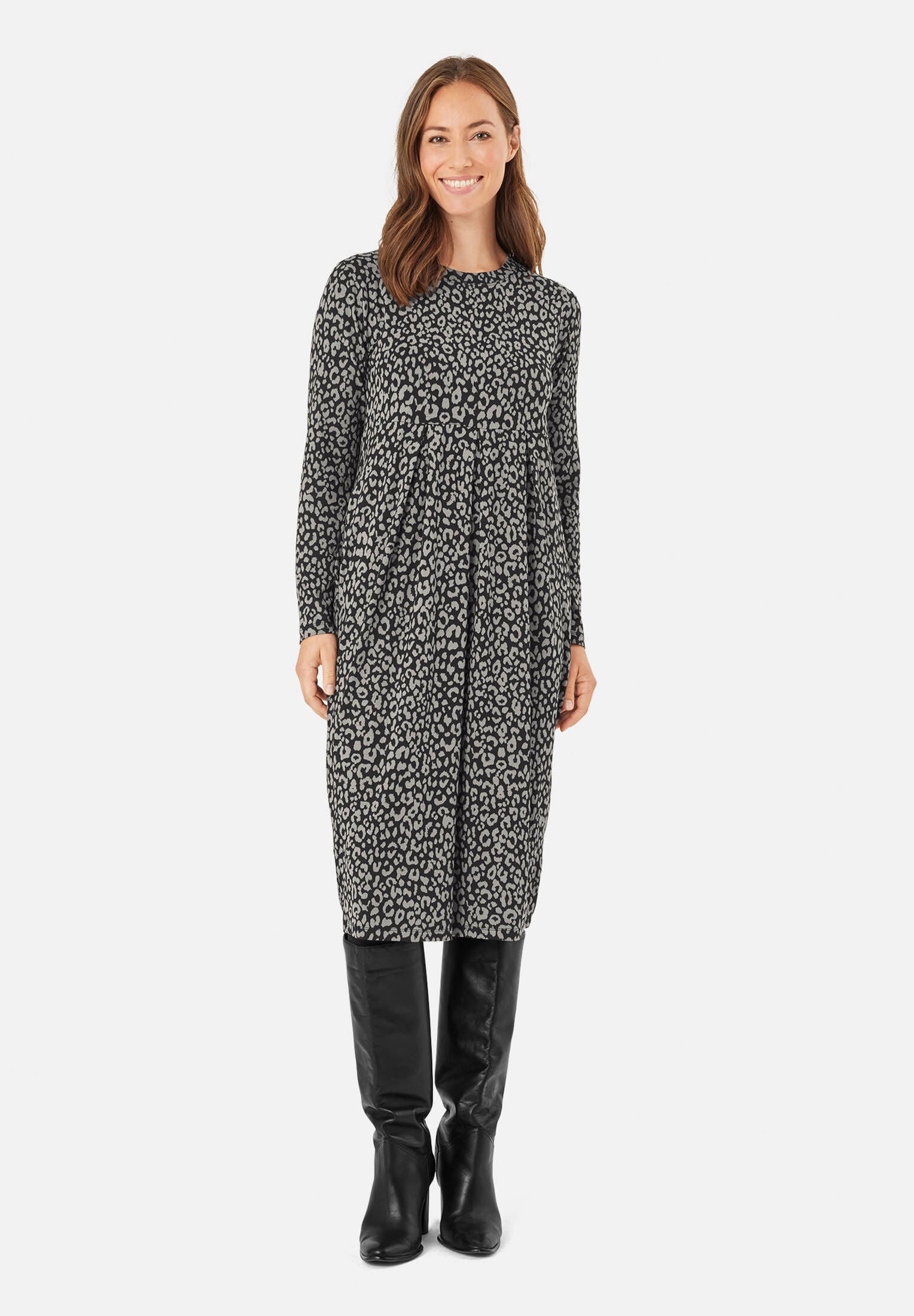 1009821 MaNamo Dress