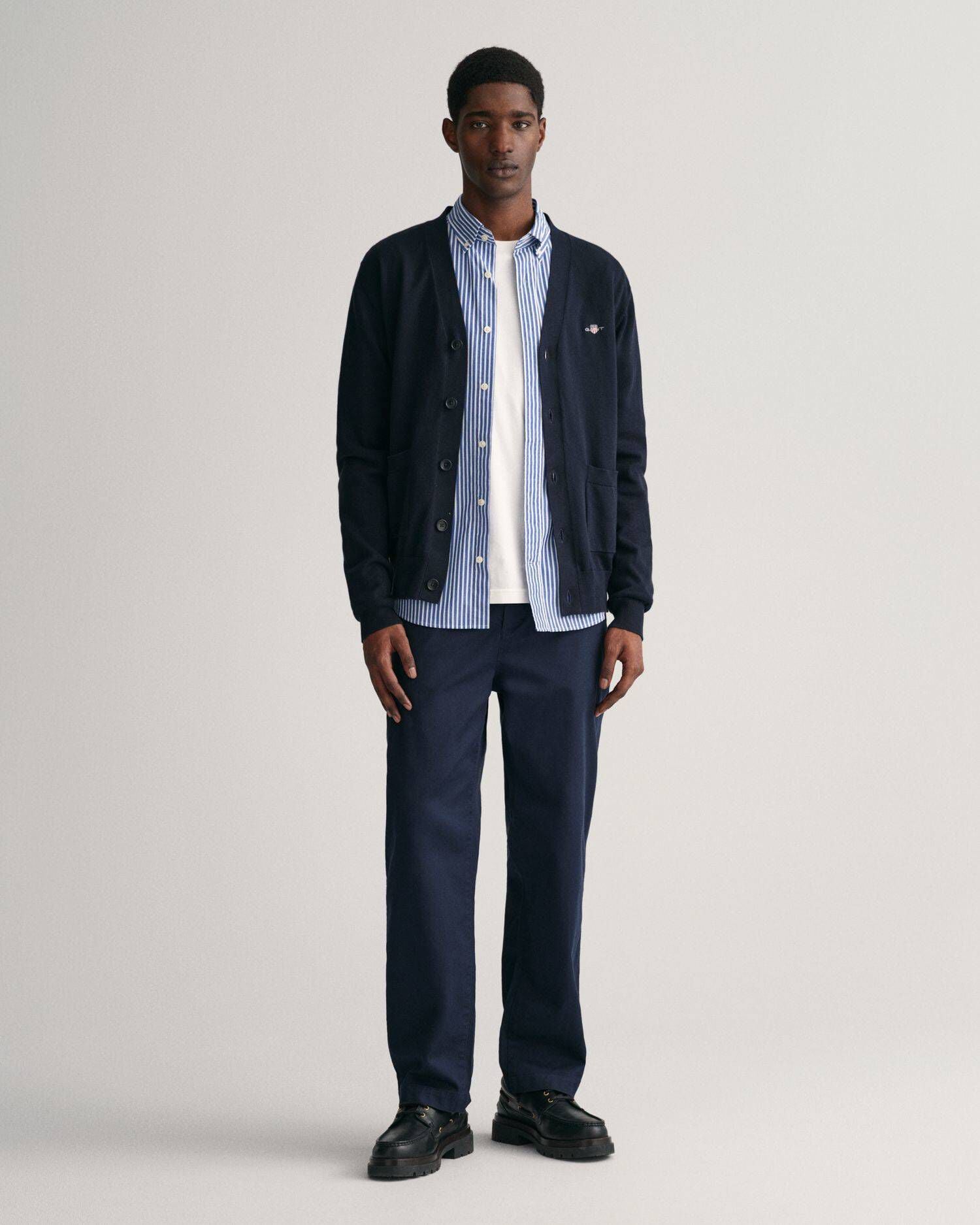 Cardigan Uomo GANT A V In Cotone Classico - Maglione Con Tasche E Ricamo Sul Petto, Vestibilità Regular