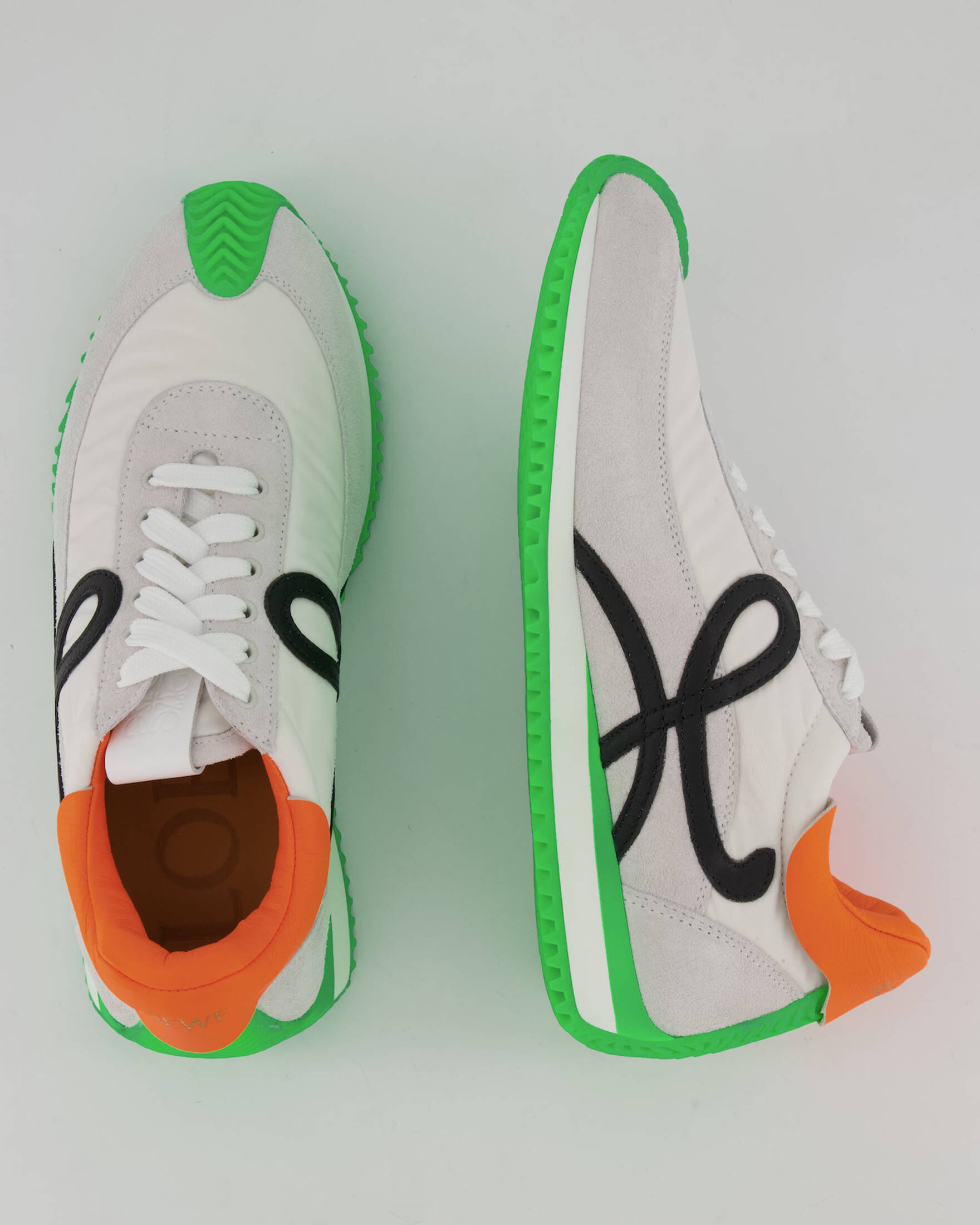 Loewe Sneakers Flow Runner aus Leder in Grün Damen Schuhe Stiefel Stiefel mit Keilabsatz 