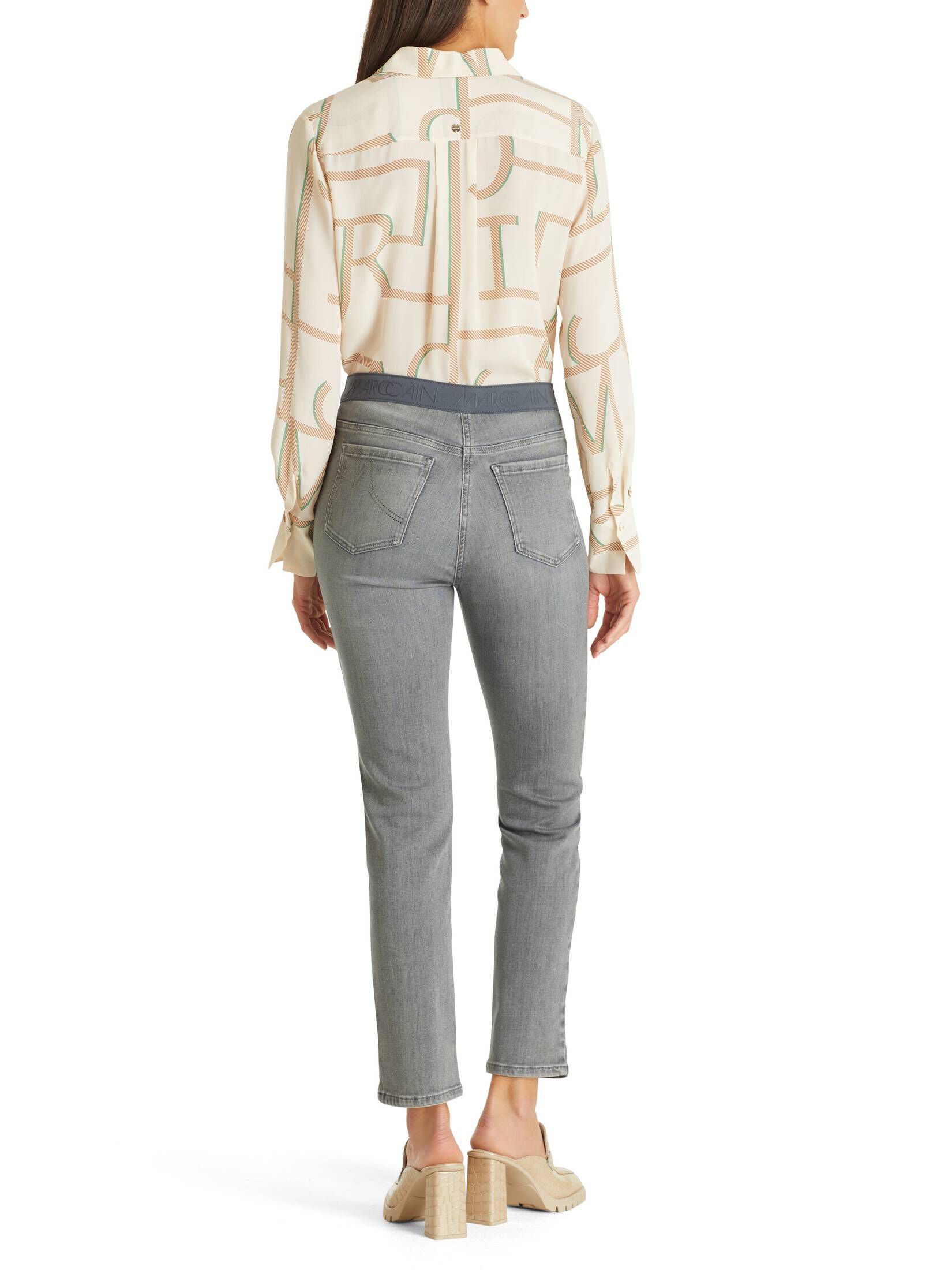 Marc Cain Tapered Jean With Raw Edge On Waist Light Denim