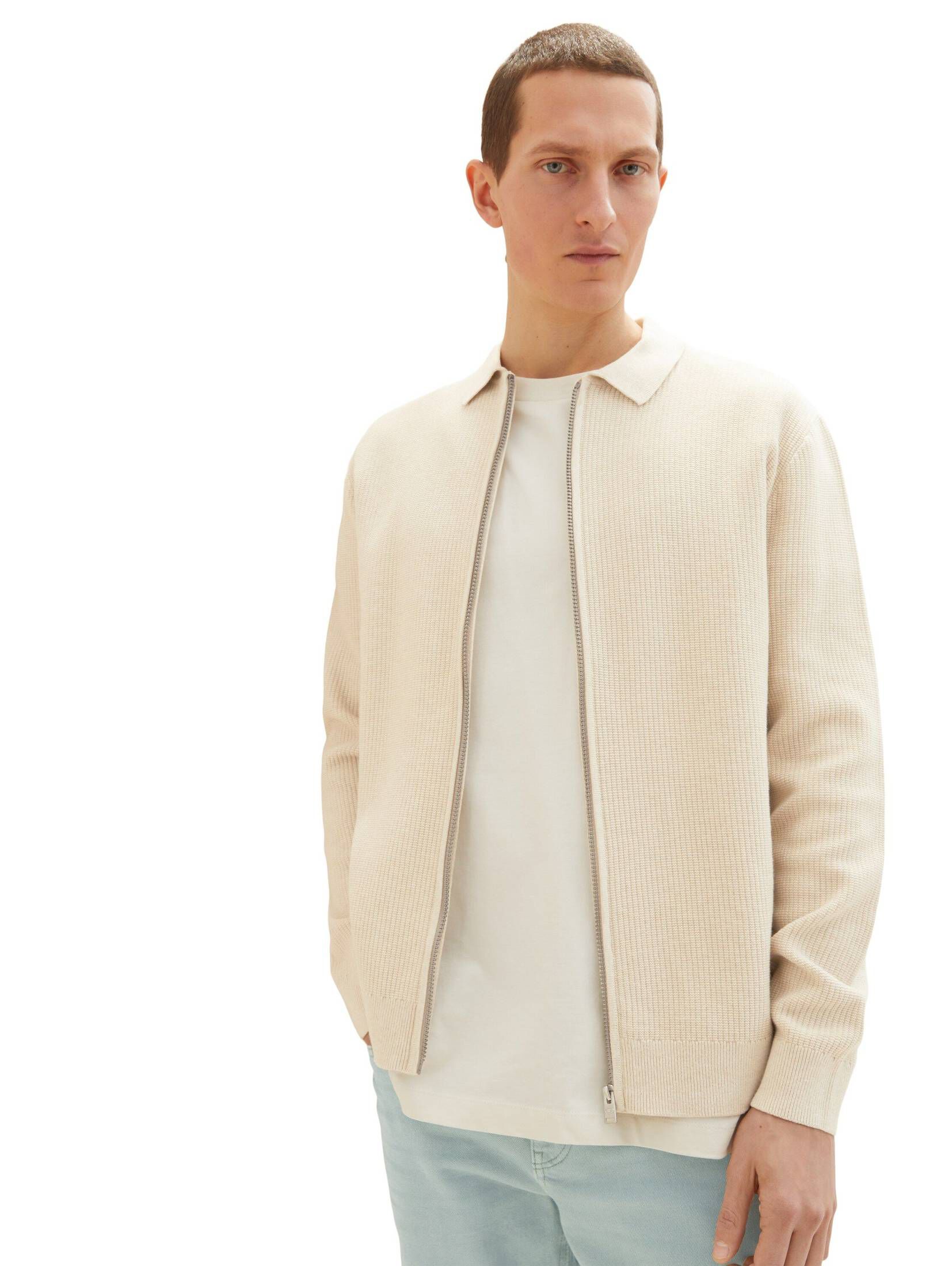 TOM TAILOR Herren Strickjacke Regular Fit - Moderne Casual Jacke Mit Logo-Badge | Nachhaltige Baumwolle