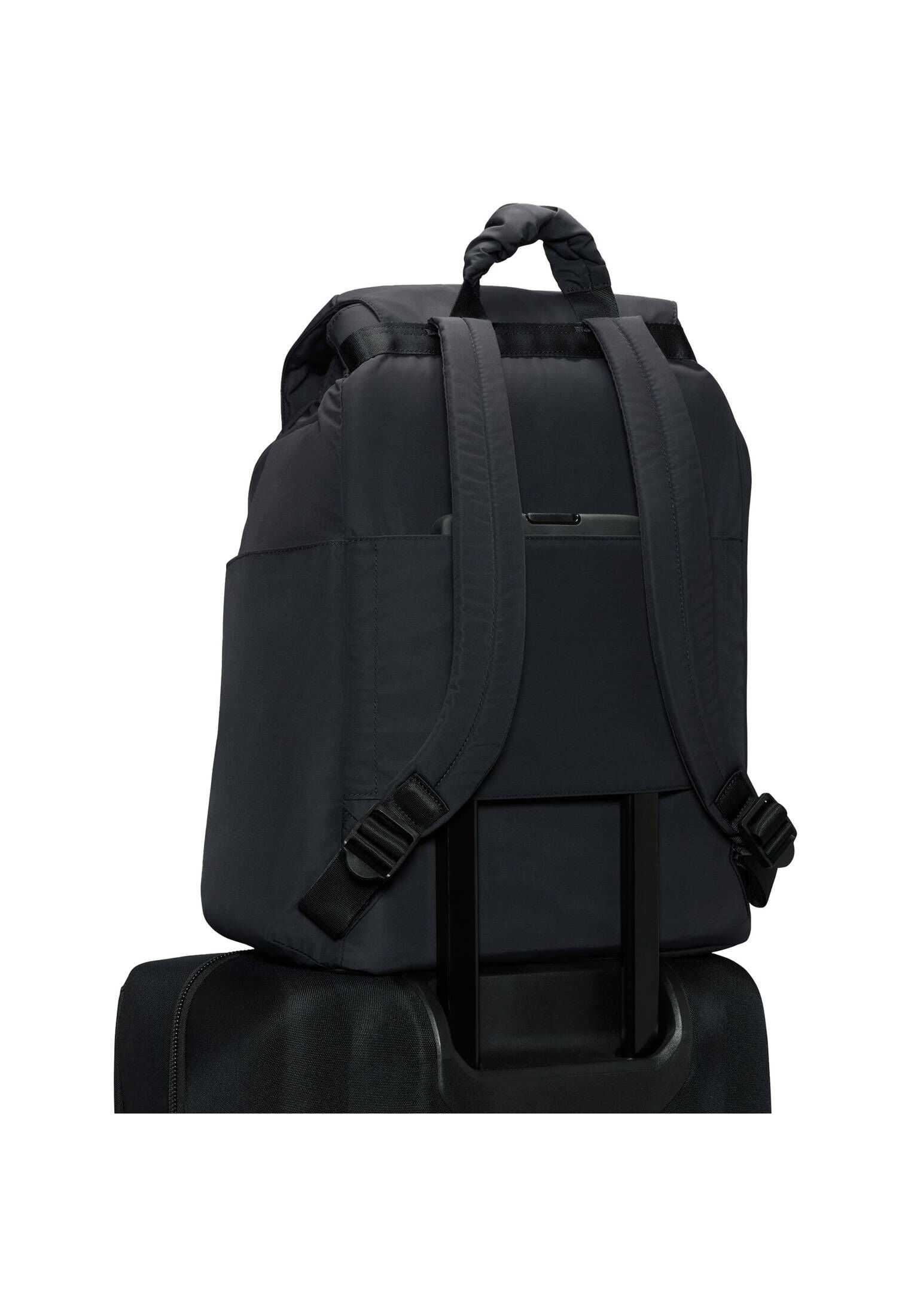 Nike Damen Rucksack ONE 25L in schwarz kaufen | engelhorn