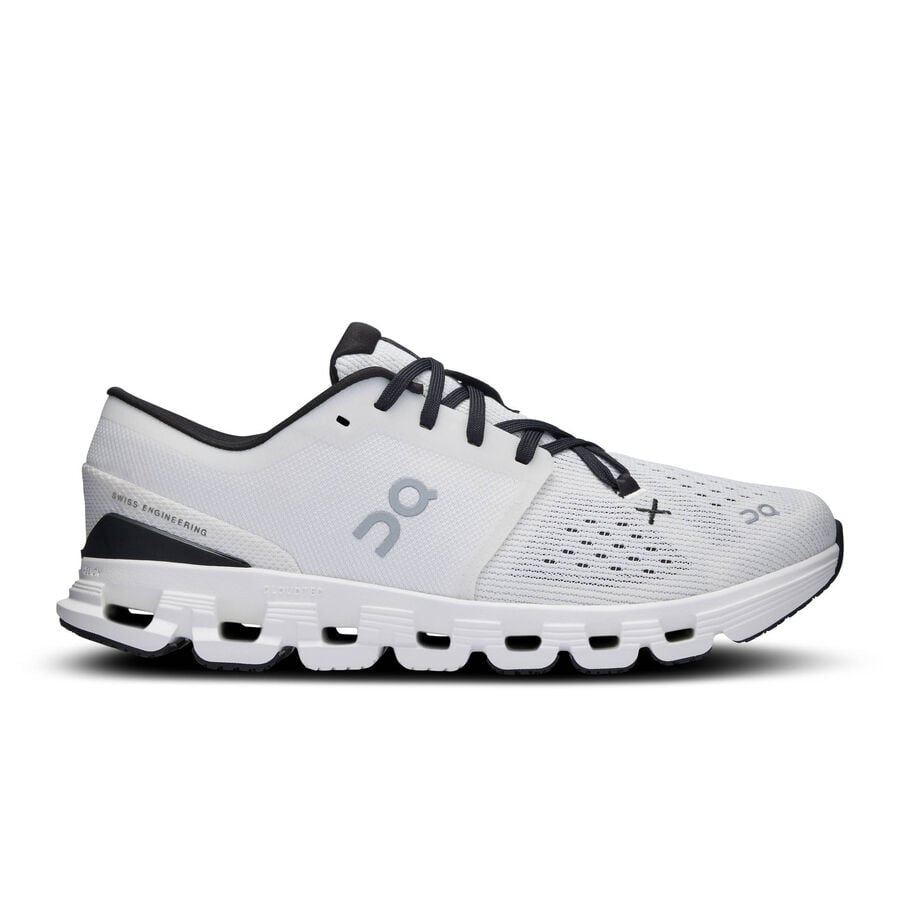 On Unisex Weiss / Schwarz Damen Trainingsschuhe Cloud X 4, Gr. 40,5Eu