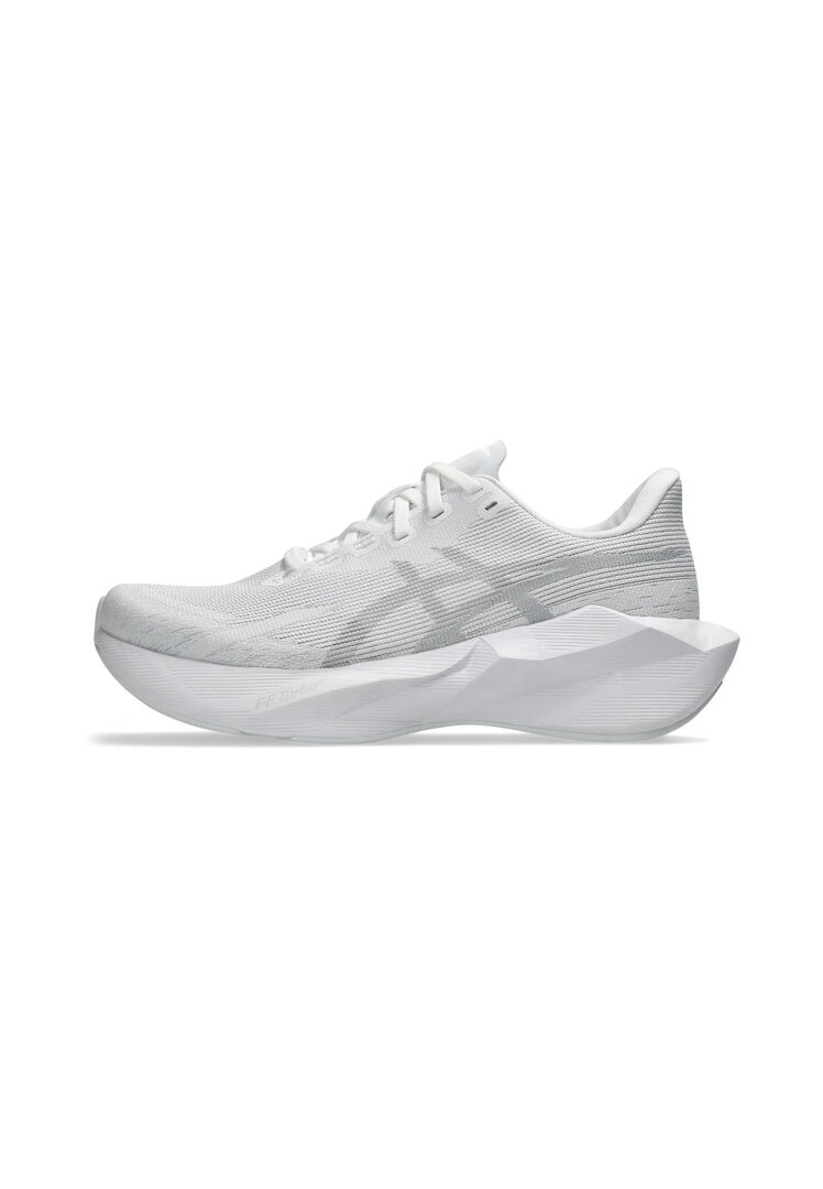 Asics Damen Weiss/Silber Laufschuhe Novablast 6, Gr. 40,5Eu